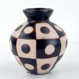 Valeriano Paz Vintage Peruvian Handmade Geometric Folk Art Pottery Vase